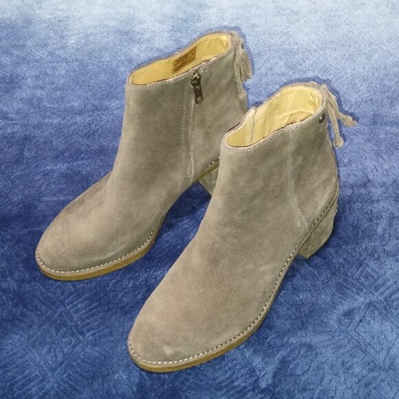 Women's Brand NWOB UGG SN 1095793 Chestnut Brown Ankle Boots. - Picture 1 of 15